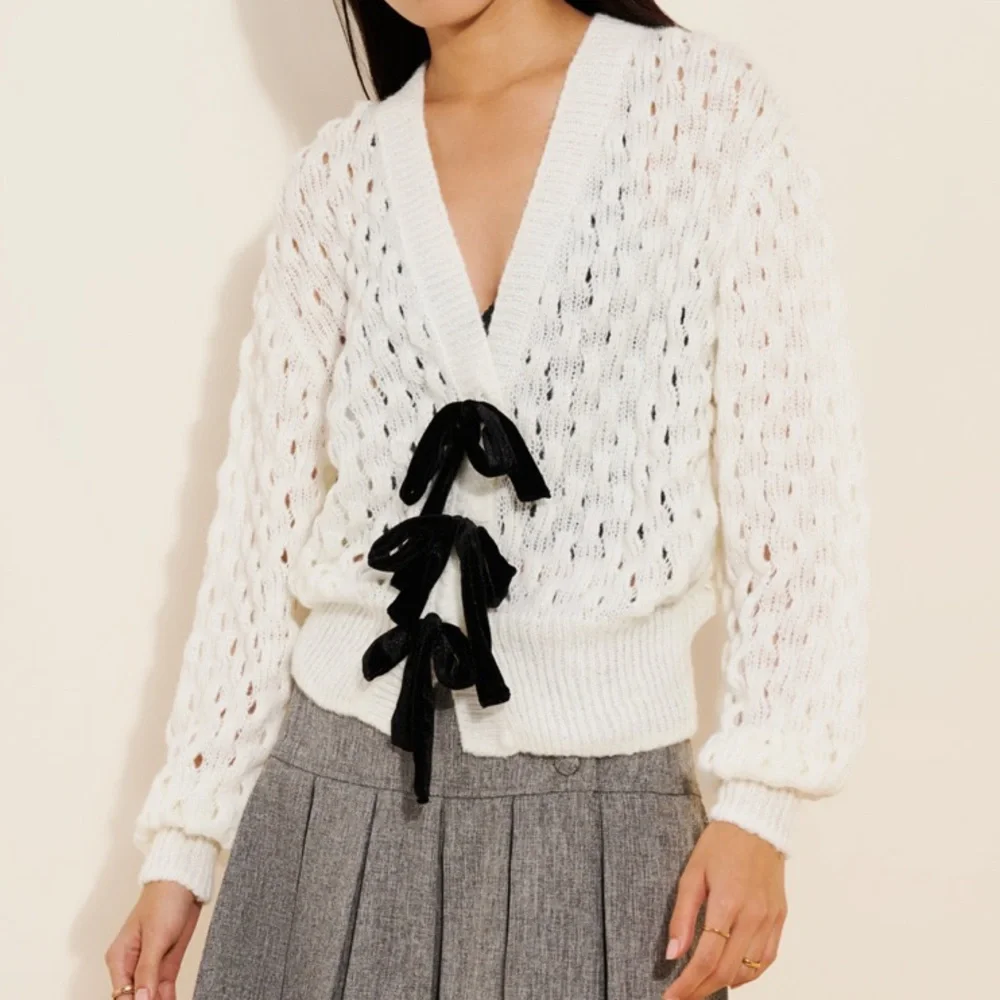 Cora Bow Cardigan Kimchi Blue by Urban Outfitters - Picture 3 of 14